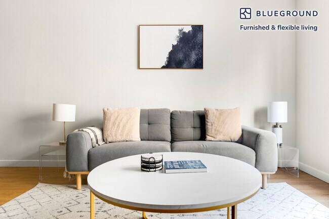 Foto del edificio - 938 110th Ave NE