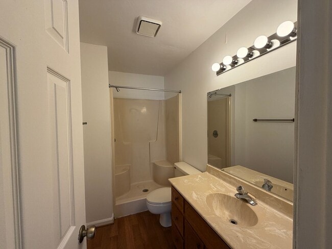 Building Photo - North Roanoke County Duplex!