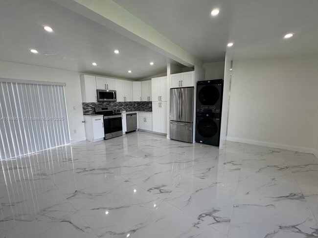 Foto del edificio - 11040 SW 52nd Dr
