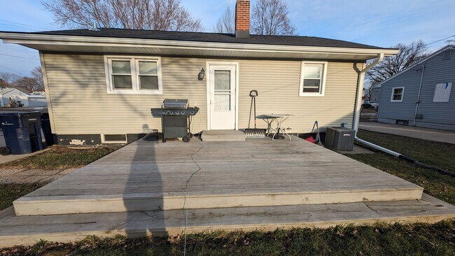 Foto del edificio - 729 Caroline St