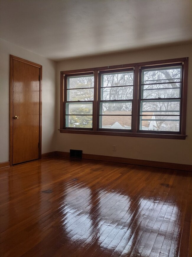 Foto del edificio - 5223 N 58th St