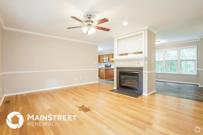 Building Photo - 740 Trebor Dr