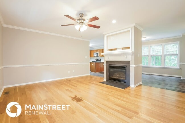 Building Photo - 740 Trebor Dr