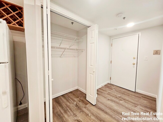 Foto del edificio - 24 Queensberry St