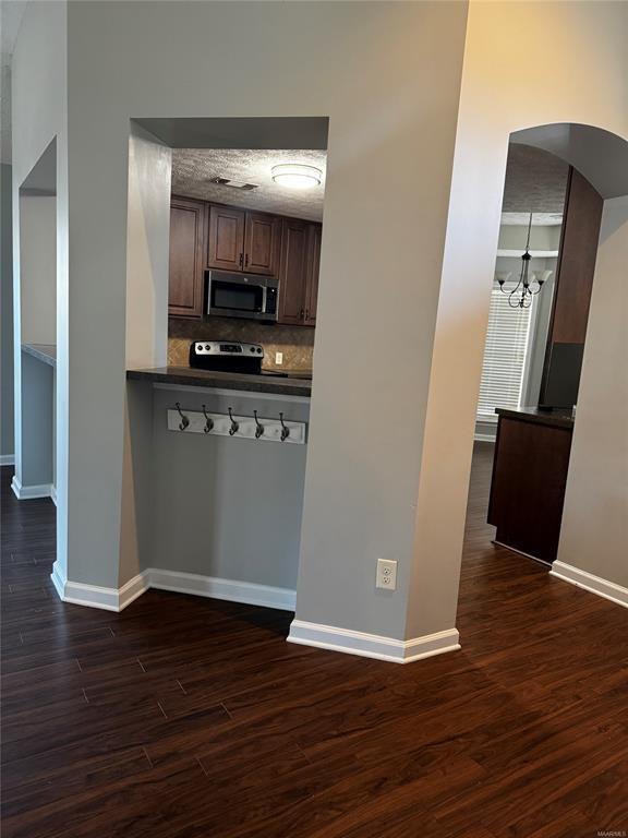 Building Photo - 9133 Saw Tooth Loop