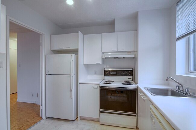 Photo du bâtiment - 4800 Maisonneuve Blvd W