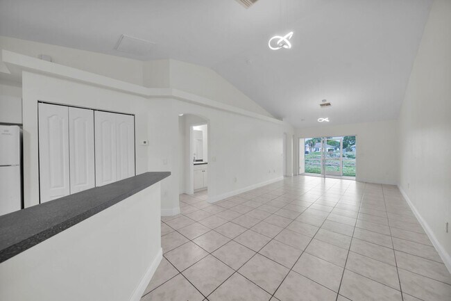 Foto del edificio - 2033 Andalusia Blvd