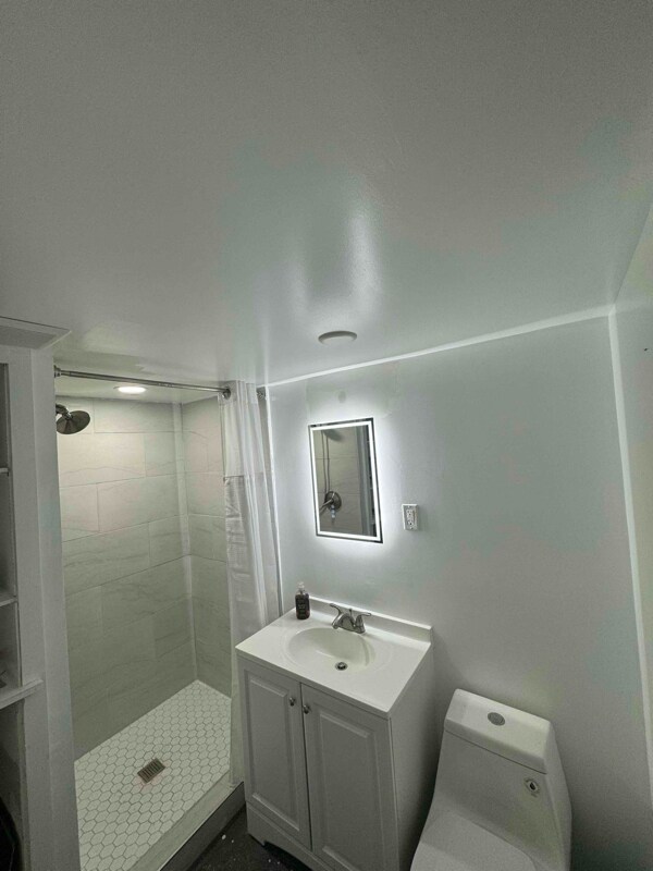 Building Photo - 8304 Adelphi Rd