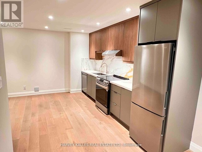 Building Photo - 24 Sullivan St