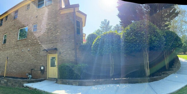 Foto del edificio - 60 Johnson Rd