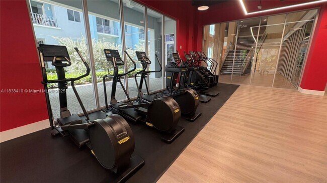 Foto del edificio - 7875 NW 107th Ave