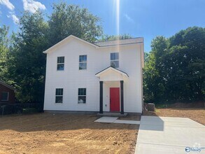 Building Photo - 1711 Golf Club Ln NW