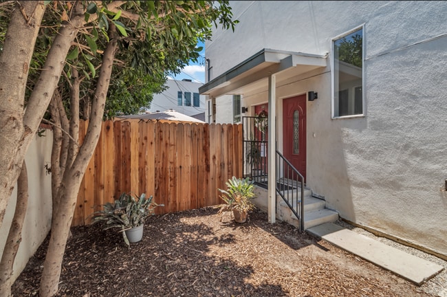 Building Photo - 1846 S Curson Ave