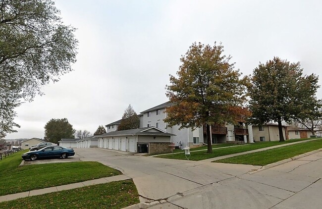 Building Photo - $1,150 | 2 Bedroom, 2 Bathroom Condo | No ...