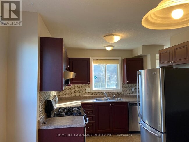 Building Photo - 573 Chablis Dr