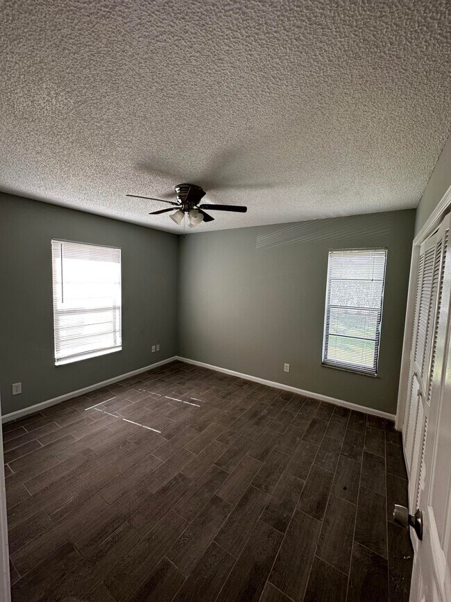 Building Photo - 5955 Longbow Ln