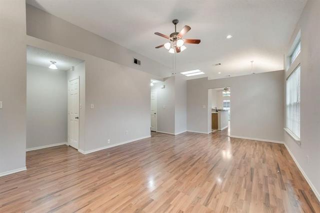 Foto del edificio - 10104 Burgundy Dr