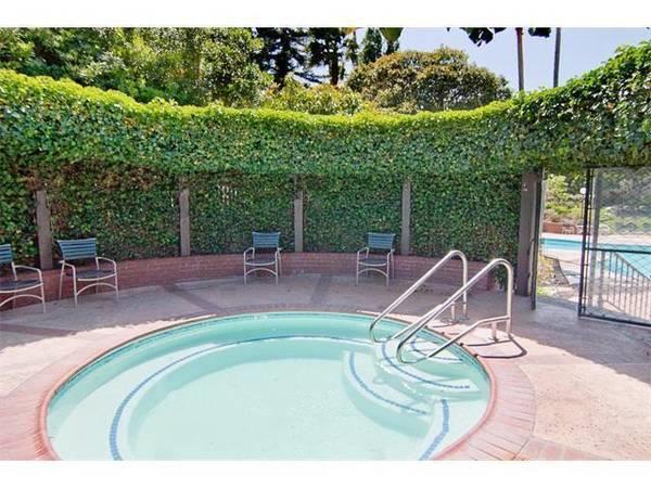 Foto del edificio - 5153 Shelter Creek Ln