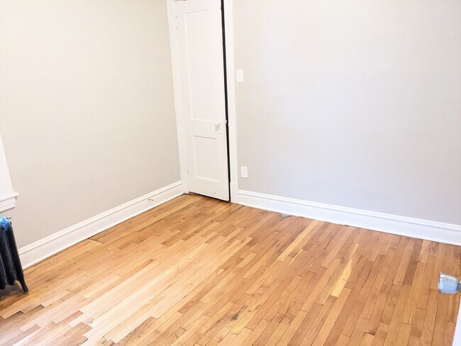 Foto del edificio - 741 N Ridgeway Ave