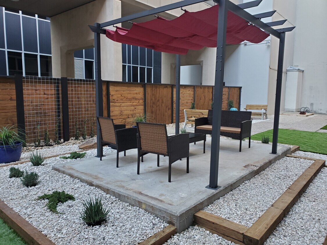 Foto principal - 817 N Carancahua St