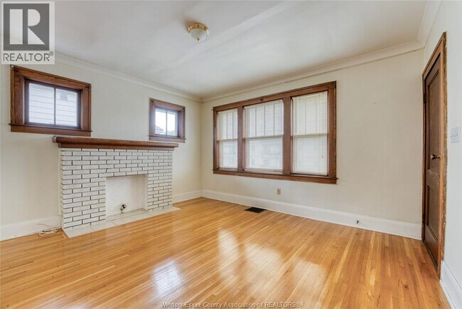 Photo du bâtiment - 135 Oak Ave