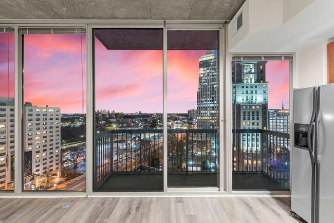 Foto del edificio - Gorgeous 1B/1B in Heart of Buckhead!