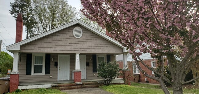 Foto del edificio - 2401 Spring Garden St