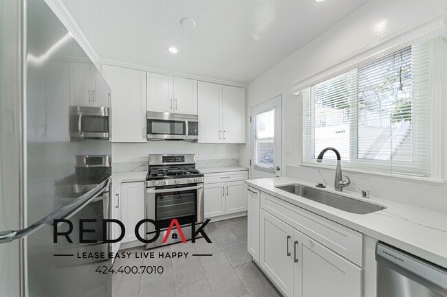 Building Photo - 3494 Rowena Ave