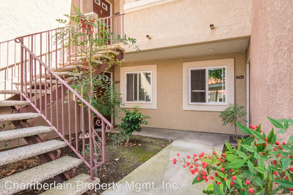 Primary Photo - 2 br, 1 bath House - 605 SEA CLIFF WAY