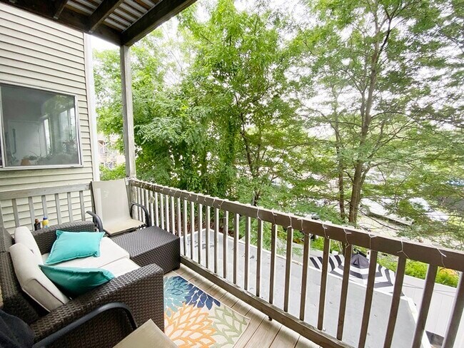 Foto del edificio - 119 Cottage St