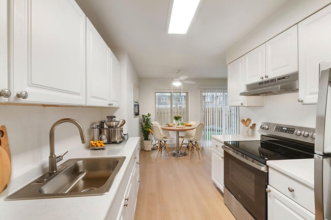 Foto del edificio - Firwood Station