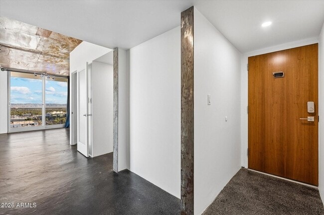 Photo - 207 W Clarendon Avenue Unit G22 Apartment