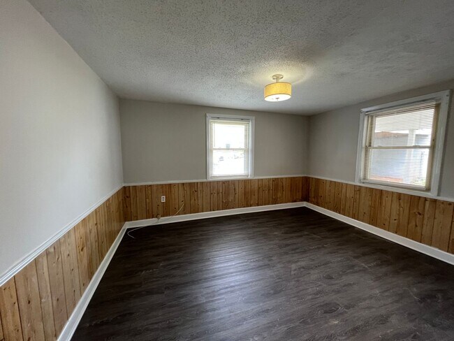 Building Photo - 1508 Beechwood Dr