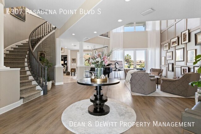 Foto del edificio - Fully Furnished LUXURY Home in Exclusive PYCC