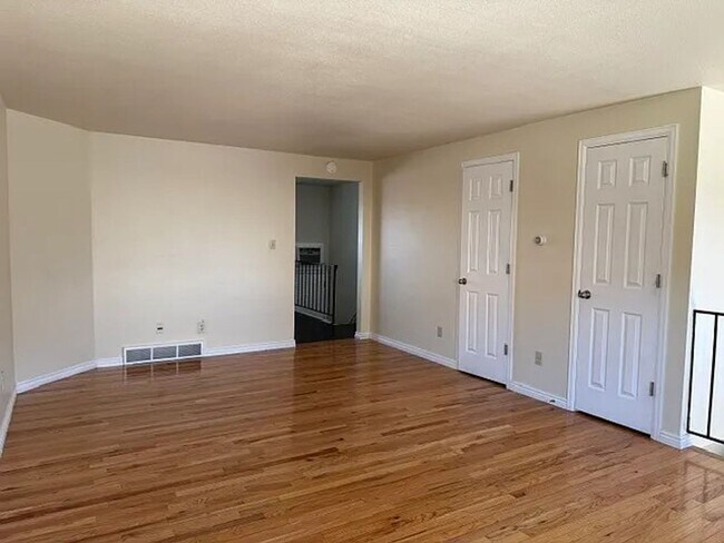Foto del edificio - 2-Bed/1.5-Bath Longmont Townhome