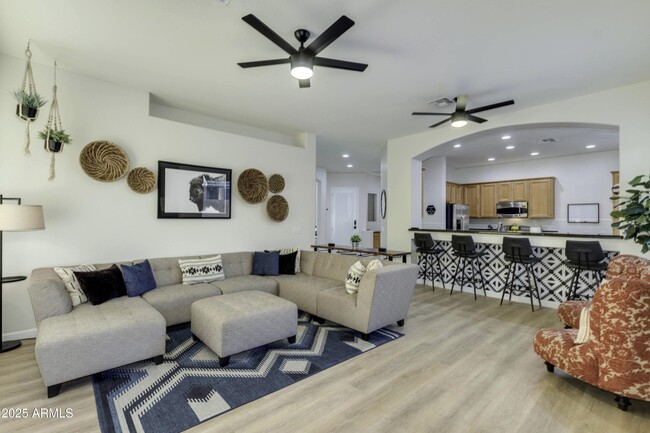 Foto del edificio - 6672 S St Andrews Ct