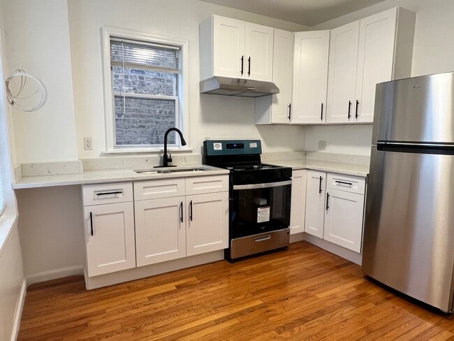 Building Photo - 3511 W Beach Ave