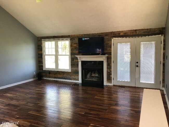 Building Photo - 4 br, 3 bath House - 12 Princess St