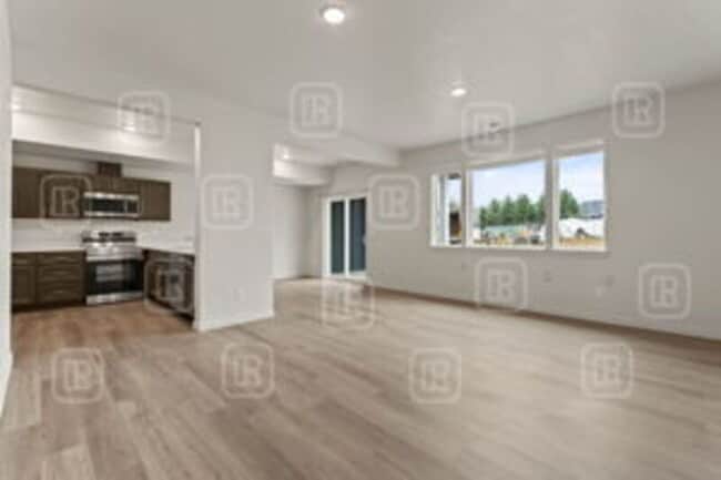 Building Photo - 307 S Grady Ln