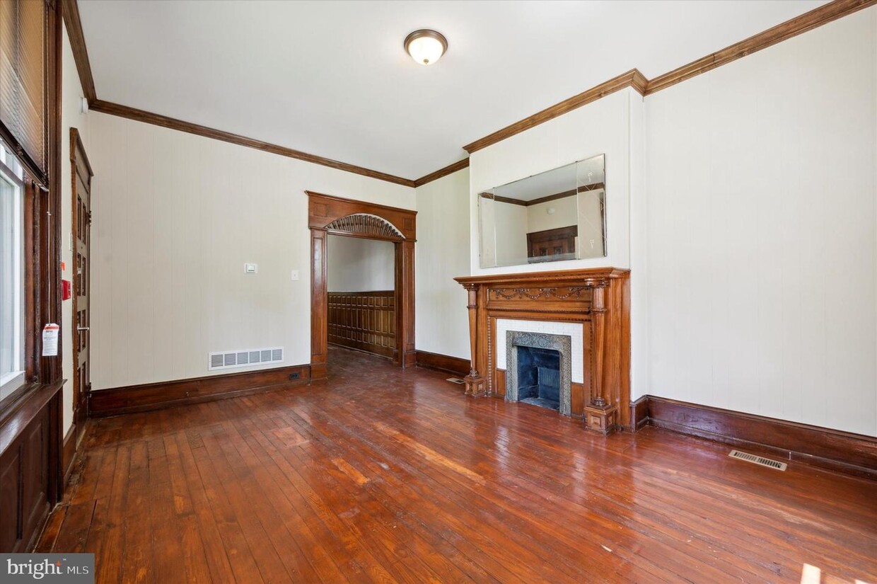 Foto principal - 5349 Wayne Ave