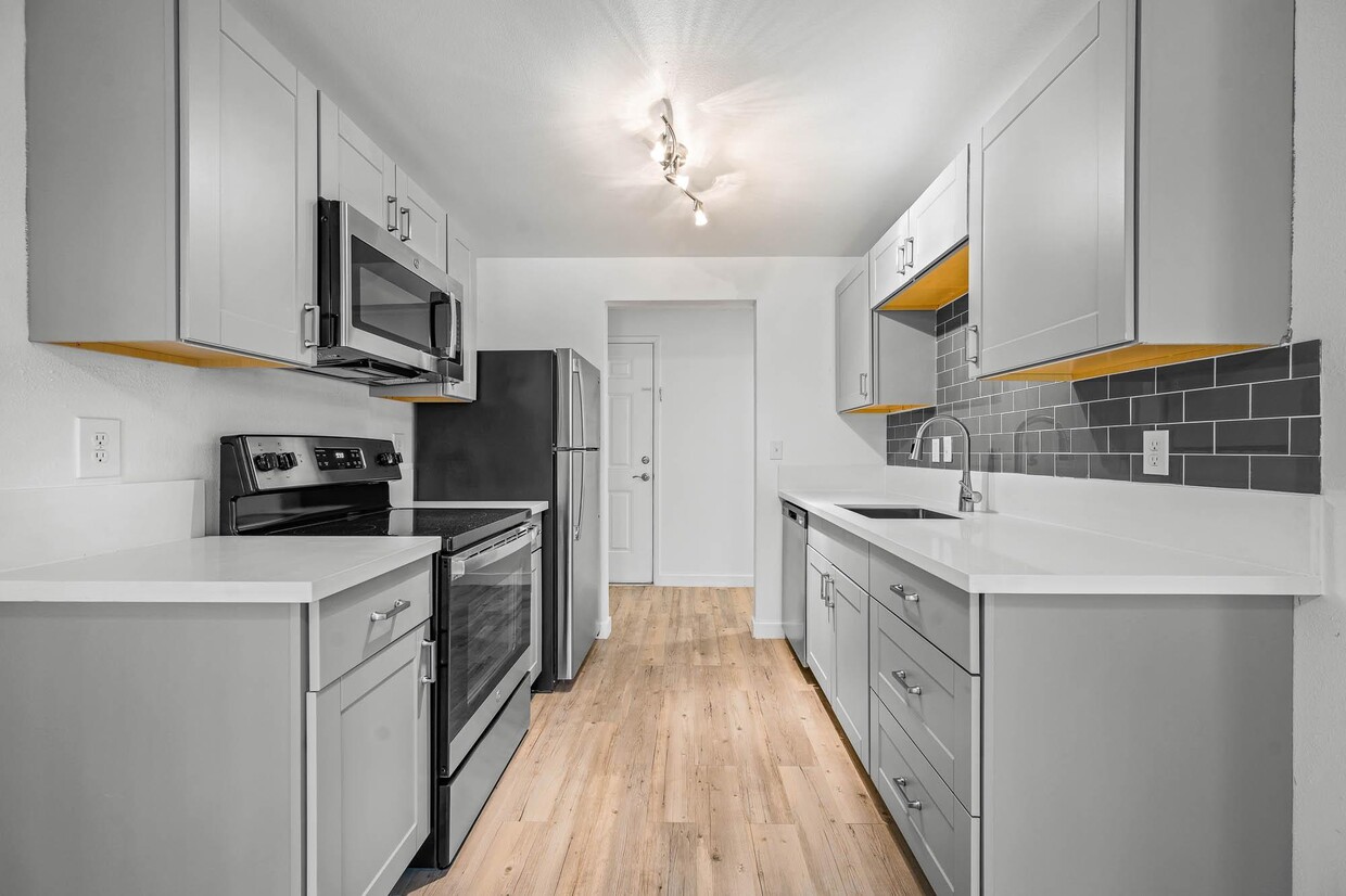 Primary Photo - Oak & Iron Flats by Trion Living
