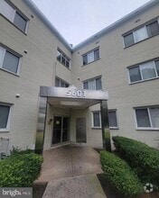 Building Photo - 5601 Parker House Terrace