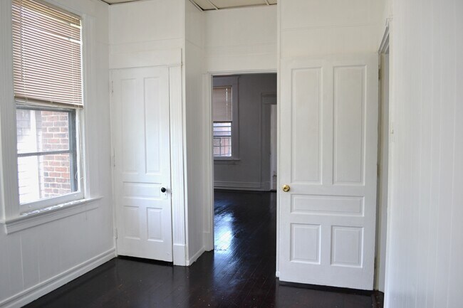Foto del edificio - 1703 Holman Ave