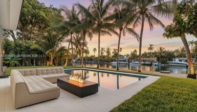 Building Photo - 550 S Shore Dr