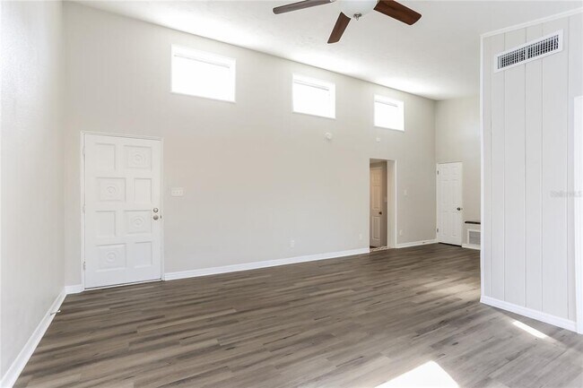 Building Photo - 420 Flamingo Dr