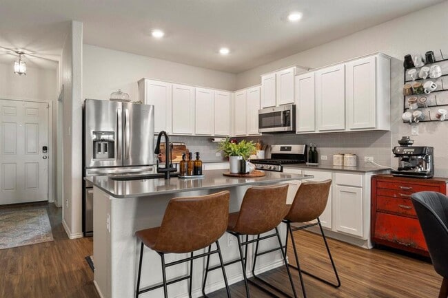 Foto del edificio - 5932 Bianca Dr