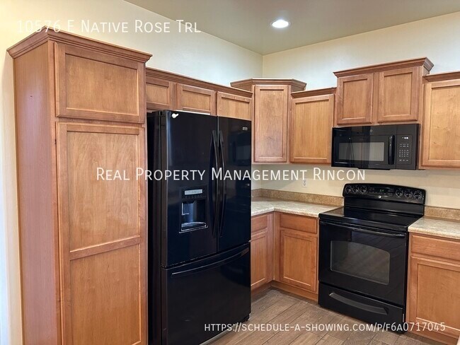 Foto del edificio - Eastside 3 Bed 2.5 Bath w/ Community Pool!