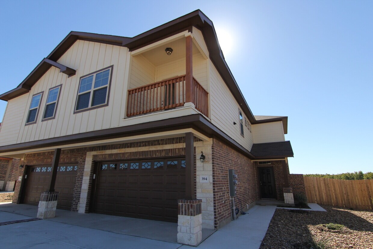 Primary Photo - 3 Bedrooms w Game Room / Balcony / Covered...