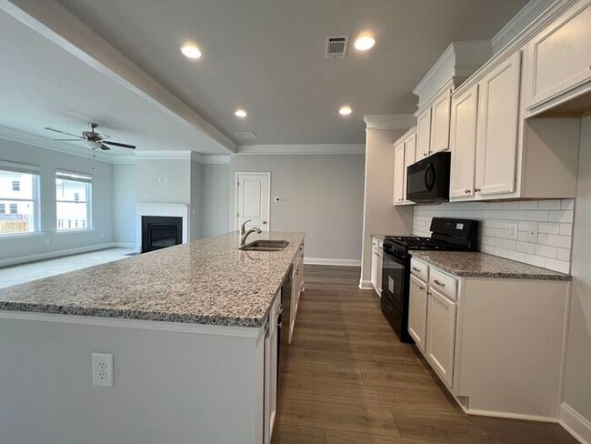 Foto del edificio - 5144 Aylesbury Ct