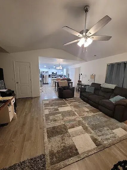 Foto del edificio - 120 Cody Ct